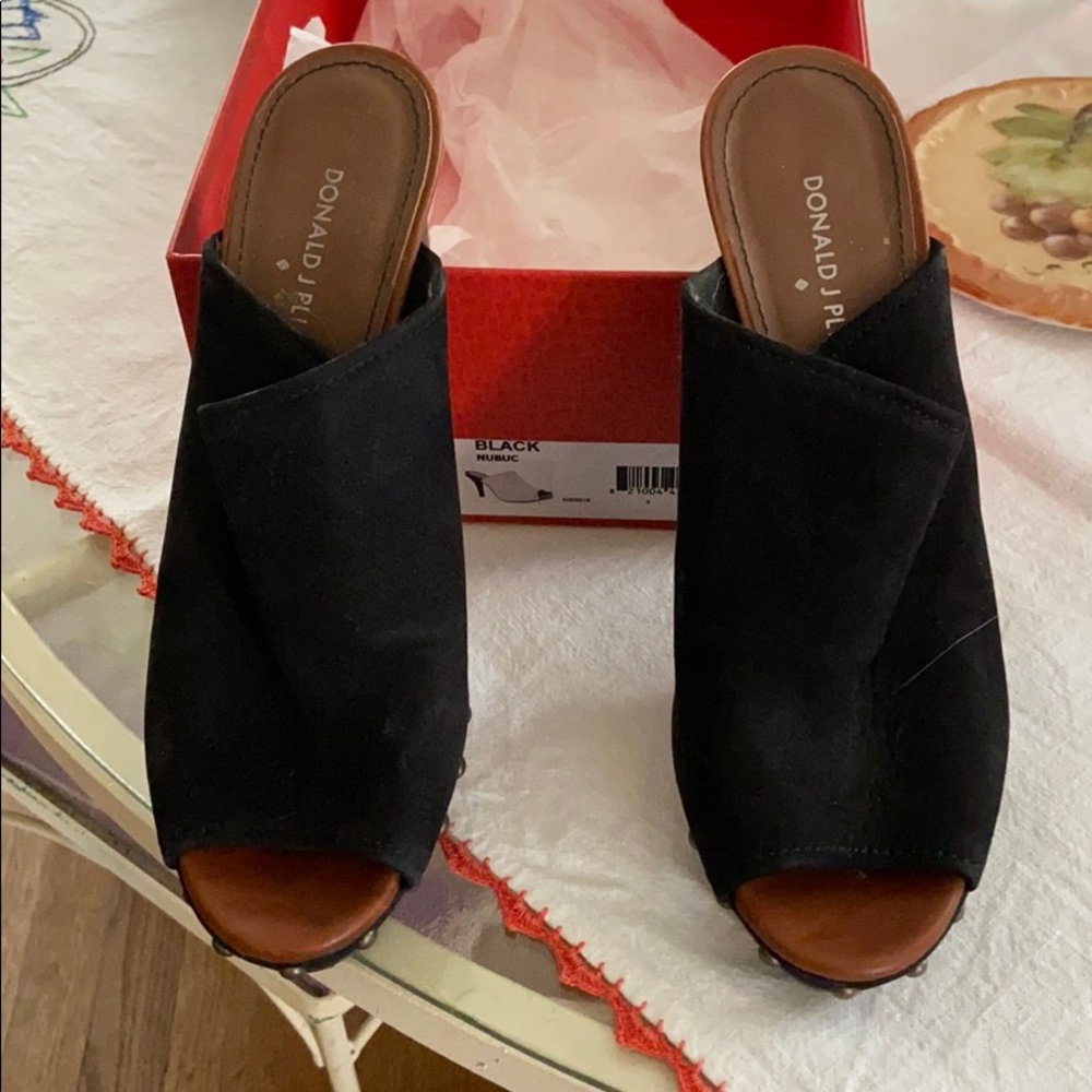 Donald J Pliner Black Suède mules